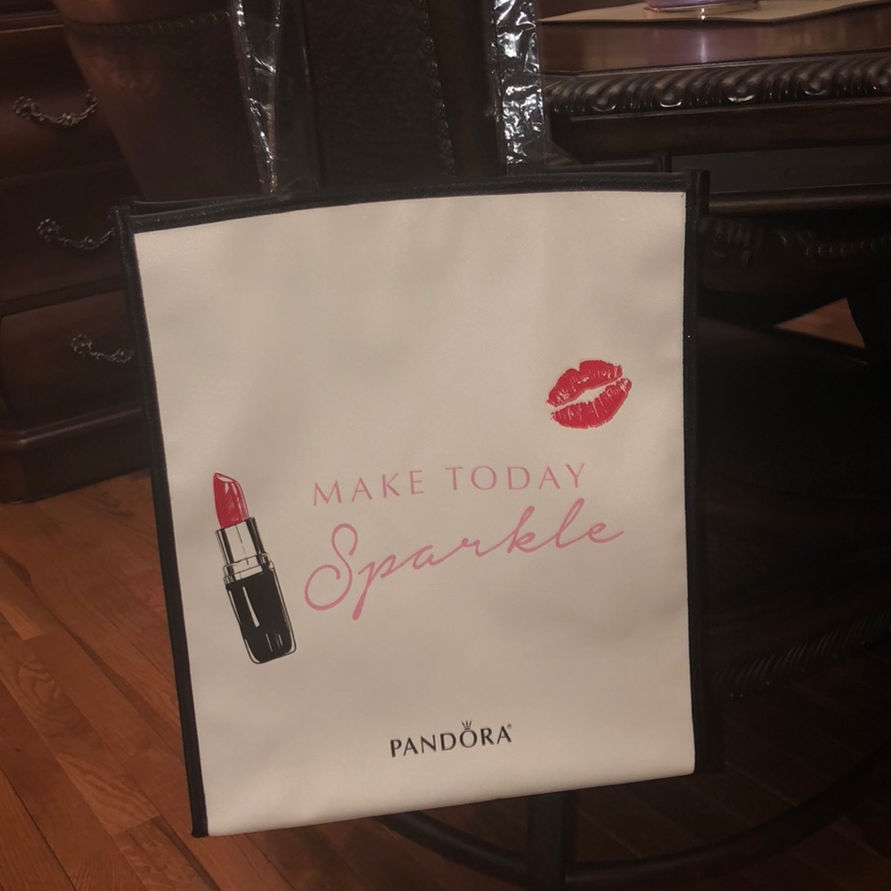 Pandora tote